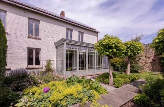 Maison Valérie - binnentuin (vergroot foto)